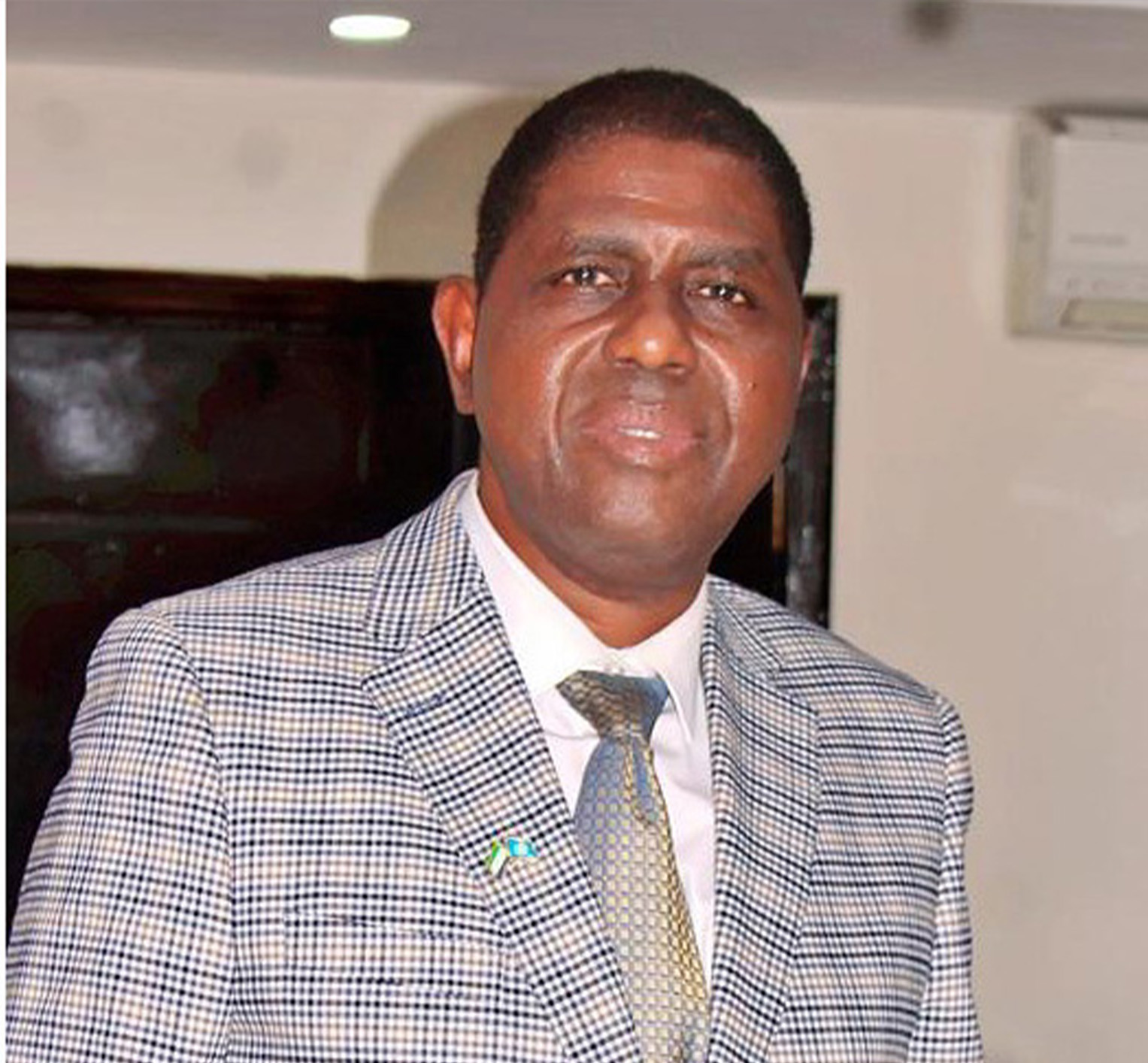 Ibrahim Seaga Shaw, presidente y comisionado de Informaci&oacute;n de la RAIC de Sierra Leona